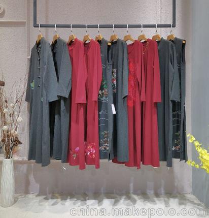 特價真絲女裝批發 武漢博城尾貨批發 服裝批發行業庫存