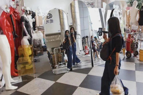 廣州服裝批發(fā)市場(chǎng) 草根走播與網(wǎng)紅主播的帶貨江湖